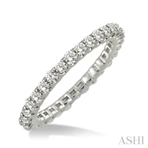 1 1/10 Ctw Round Cut Diamond Eternity Band in 14K White Gold