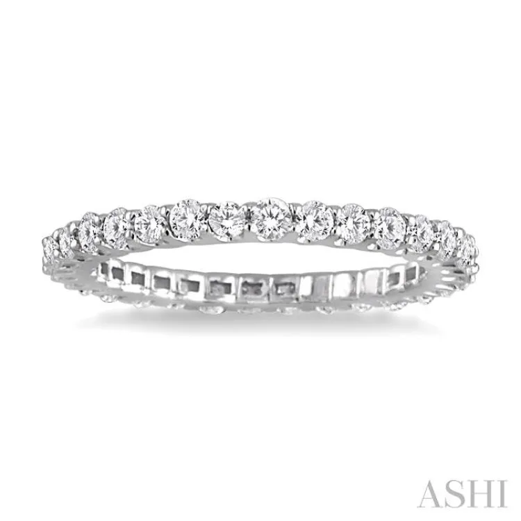 1 1/10 Ctw Round Cut Diamond Eternity Band in 14K White Gold