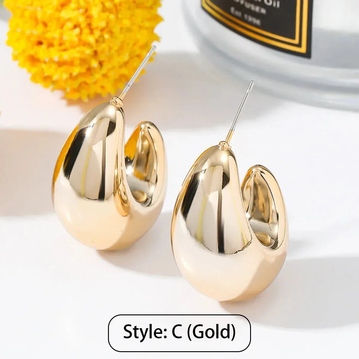 Golden Women's Water Drop Earrings Smooth Teardrop Earrings Lightweight Jewelry Wholesale