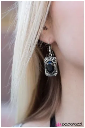 Paparazzi Earring ~ And the Award Goes To... - Black