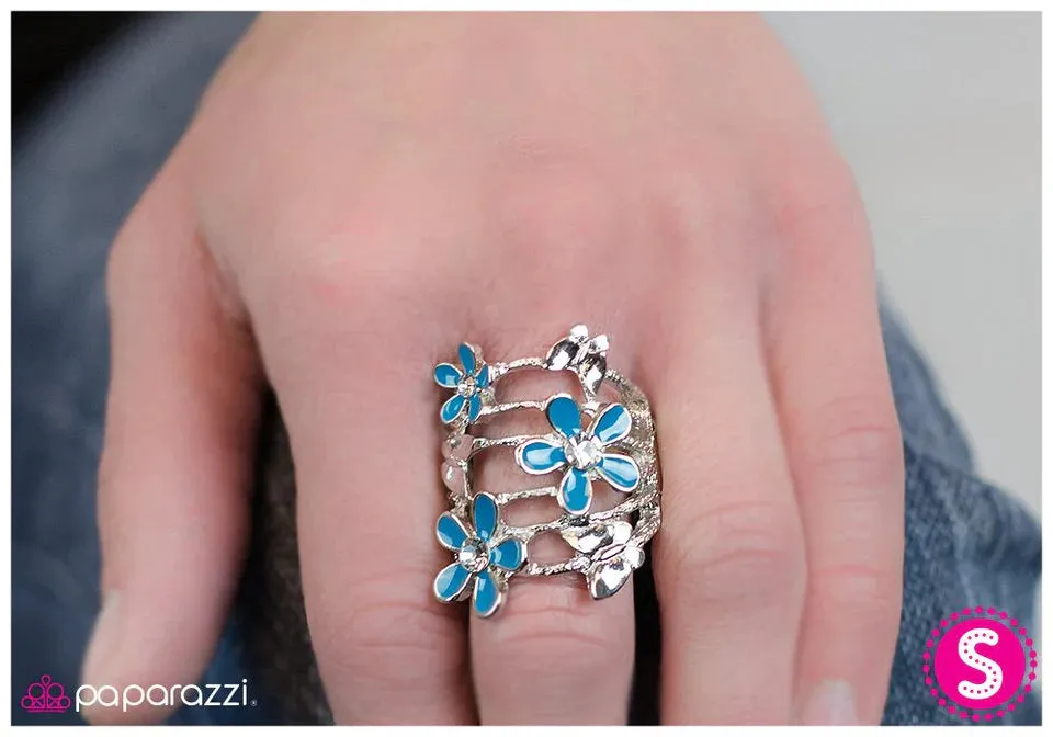 Paparazzi Ring ~ Exquisitely Effortless - Blue