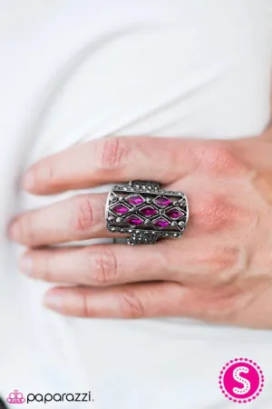 Paparazzi Ring ~ Let Me Adjust My Crown - Pink