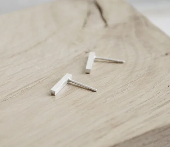 Tiny line earrings N°6