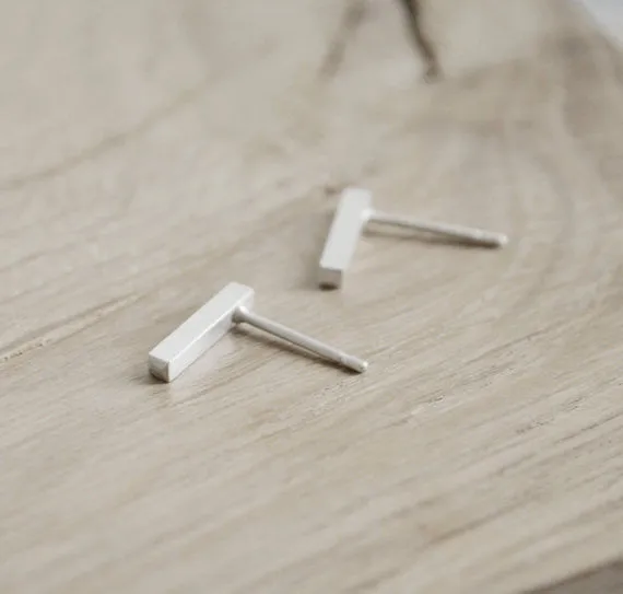 Tiny line earrings N°6